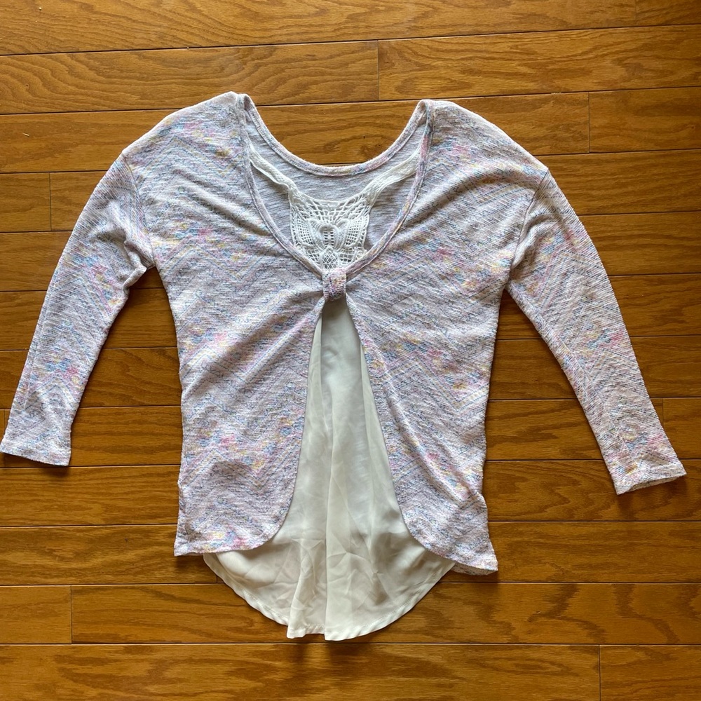 Almost famous 3/4 sleeve split back top size medium